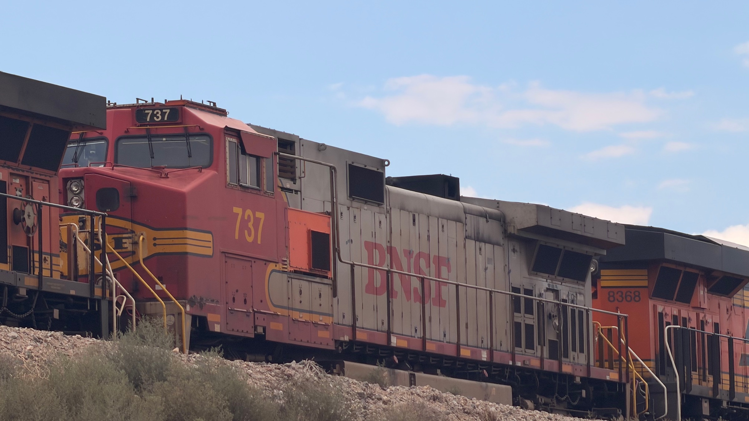 BNSF 7655, 737