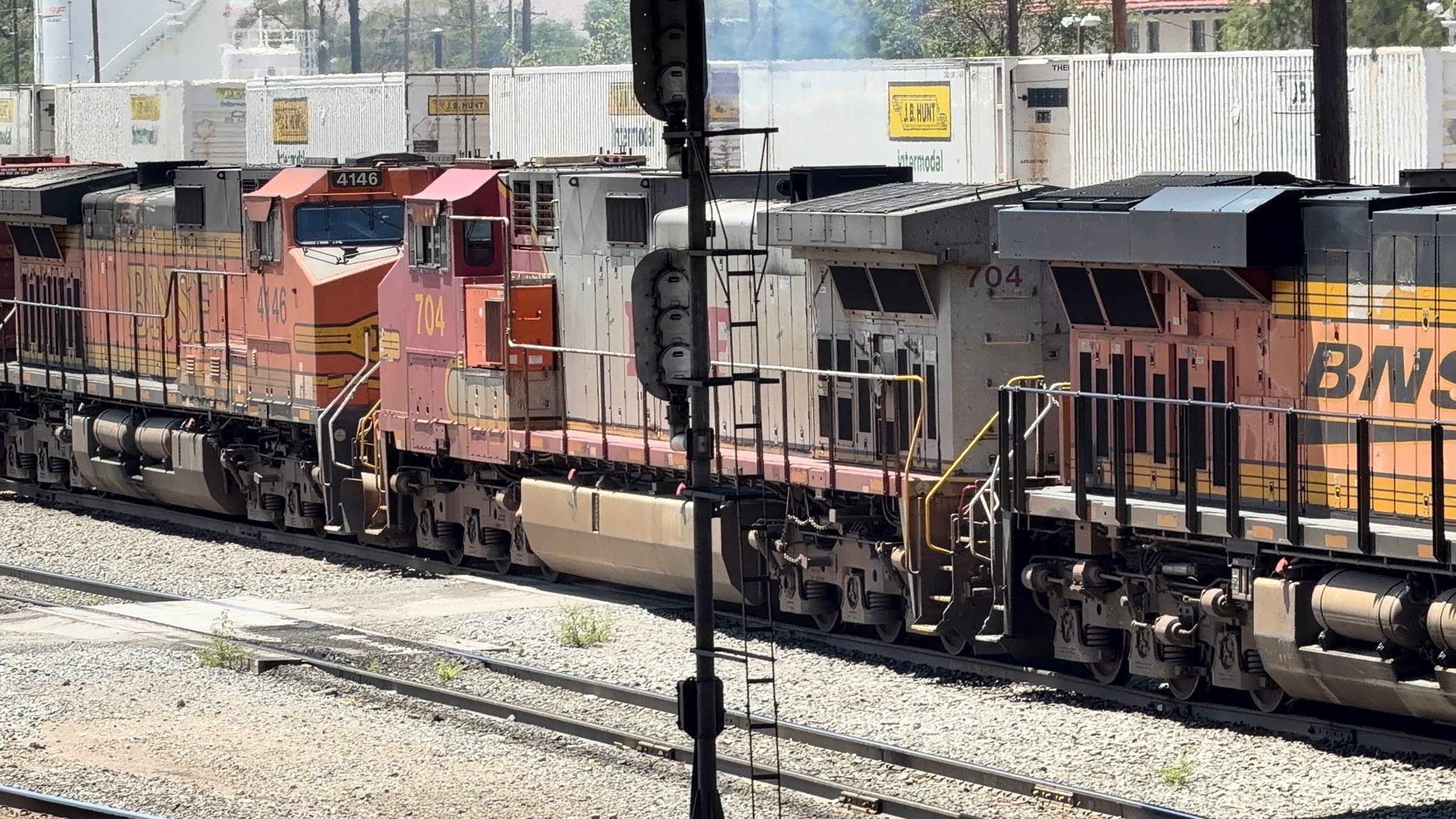BNSF 6961, 704, 4146