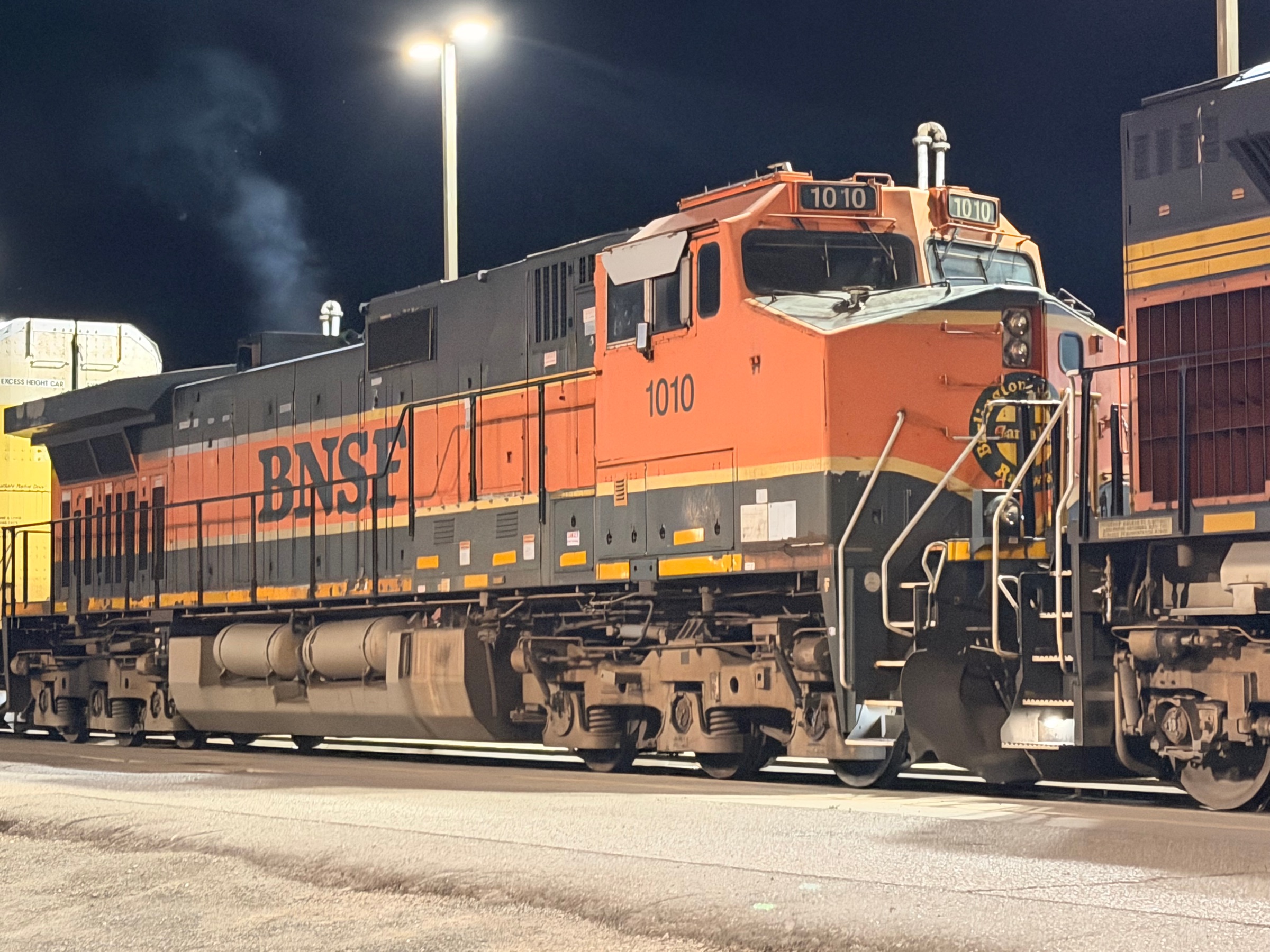 BNSF 7377, 9089, 1010