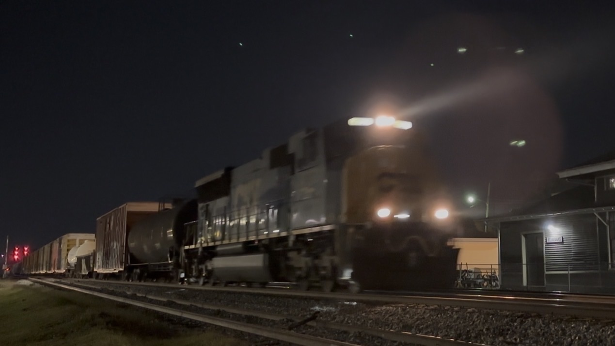 CSX 4737