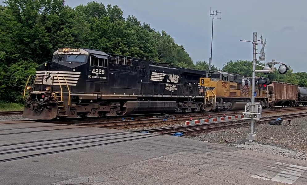 NS 4228, 9025